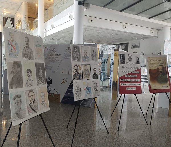 Wystawa o Piłsudskim dotarła z Pabianic do Gdyni - 68343