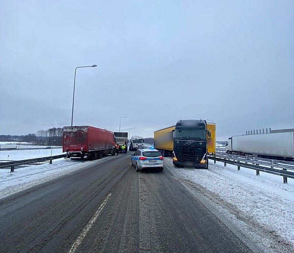 Kolizja TIR-ów na S8-69064