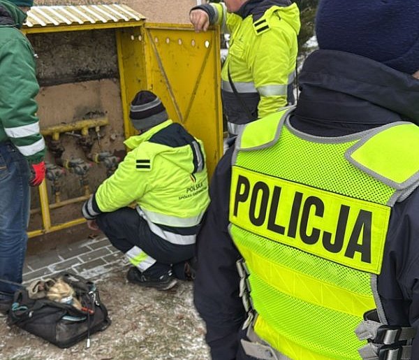 Ewakuacja w bloku przy ul. Bugaj. Czuć było gaz