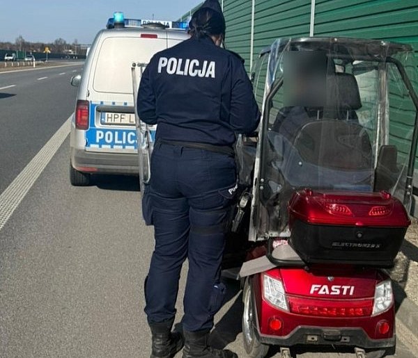 Wózkiem elektrycznym na ekspresówce