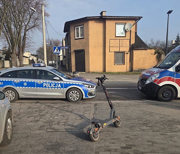 Zderzenie auta z hulajnogą elektryczną