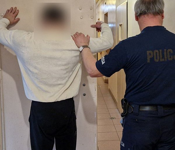 24-latek zatrzymany za serię kradzieży. Kradł głównie alkohol