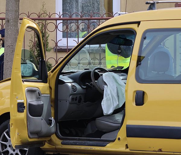 Kolizja na ul. Rzgowskiej. Jedna osoba zabrana do szpitala