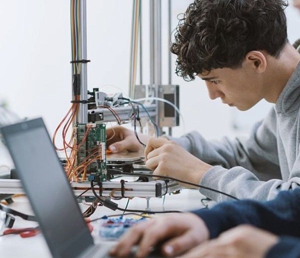 Pół miliona dla "elektryka"