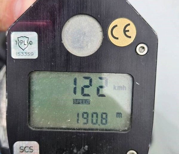 Licznik stanął na 122 km/h