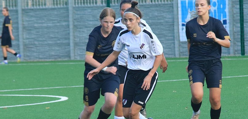 Szpital przy Sempołowskiej. Piłkarki PTC po pierwszym sparingu