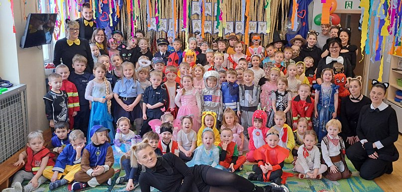 Bajkowa zabawa ostatkowa w PM nr 12