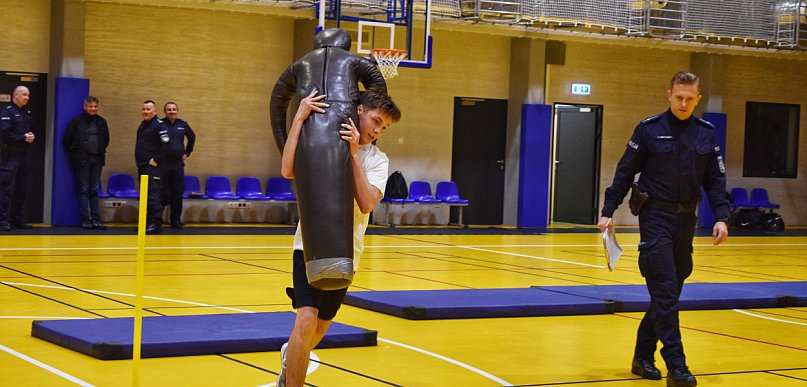 Chcesz zostać policjantem? Zobacz test sprawności w Dobroniu