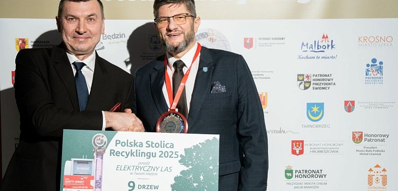 Drzewka i medal dla Pabianic-nagrody za recykling