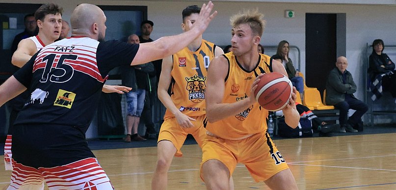 Dostali „setkę” w stolicy. Porażka koszykarzy PKK 99