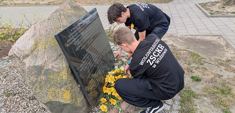 Wolontariusze uczcili 83. rocznicę powstania w getcie