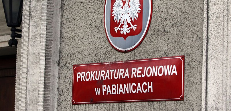 Siekierą uszkodził jadącego Nissana
