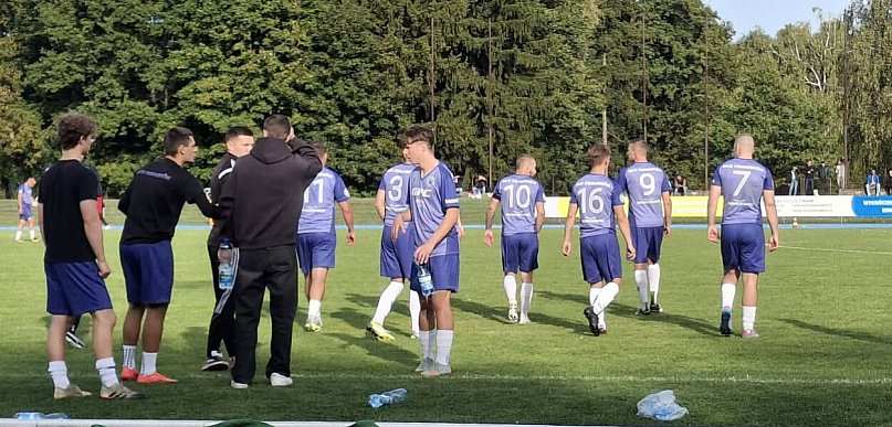 Porażka przed hitem wiosny. GKS Ksawerów poległ w Różycy