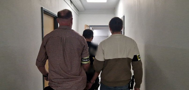 37-latek z raną brzucha trafił do szpitala, 49-latek w areszcie