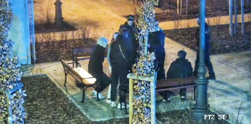 Nieletni pili alkohol pod okiem kamer