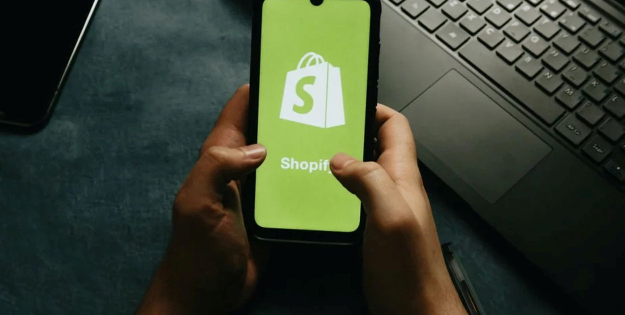 Najczęstsze błędy przy wdrażaniu sklepu Shopify — jak ich uniknąć?