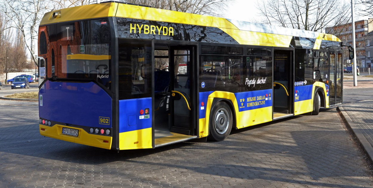 Książki w autobusach i darmowe przejazdy/foto:archiwum