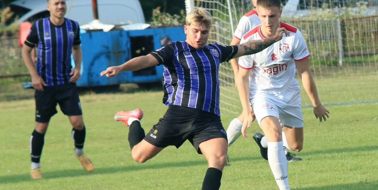 Eryk Bomba strzelił dwa gole dla PTC Pabianice.