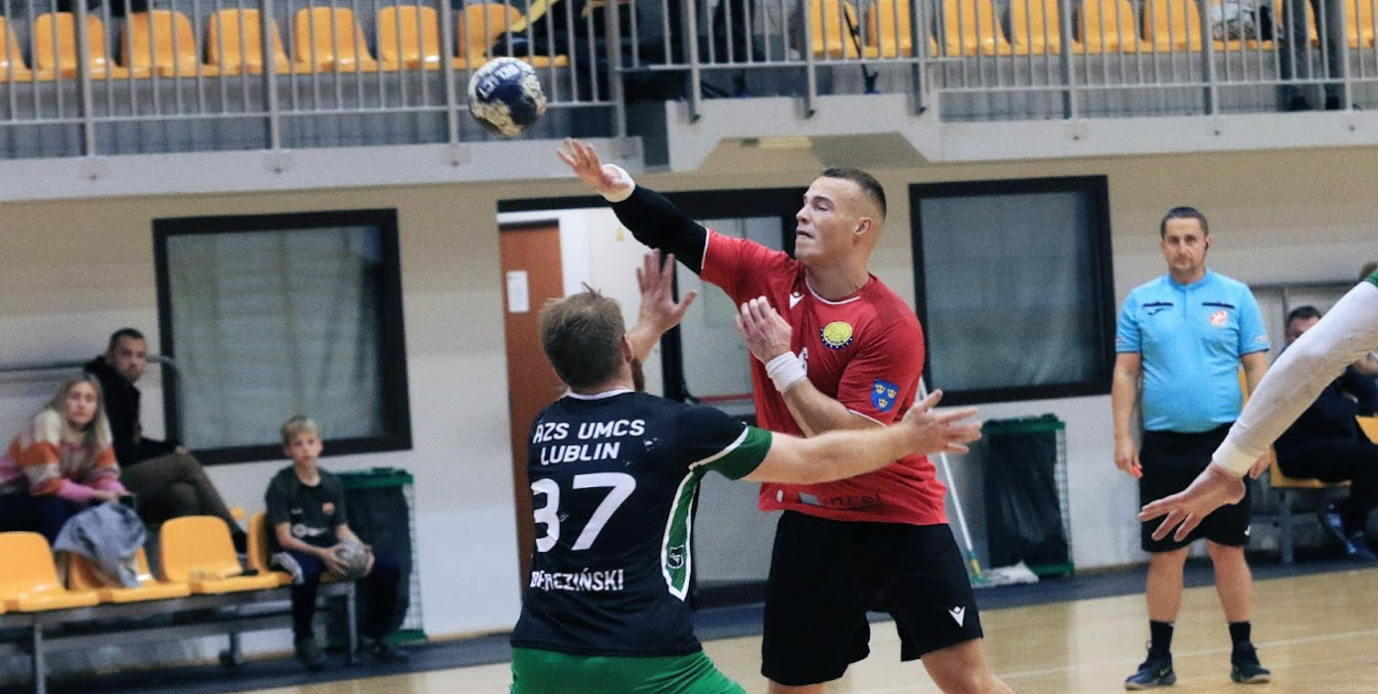 Jakub Kaźmierczak rzucił gola decydującego o zwycięstwie Pabiksu Pabianice.