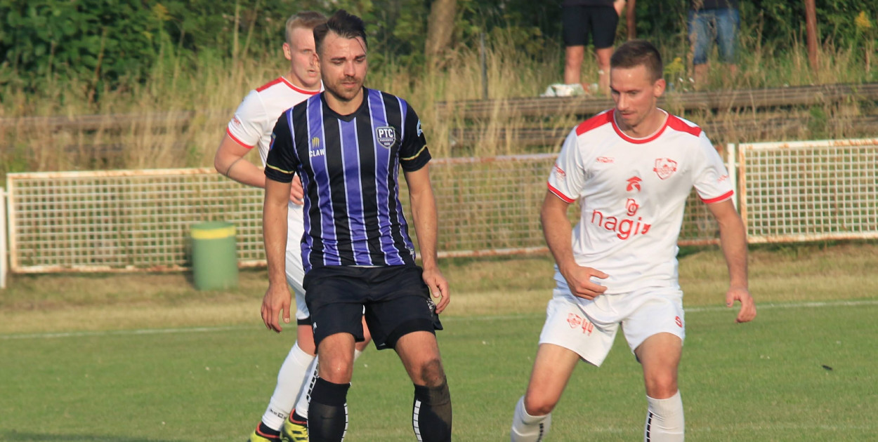 Adam Patora strzelił jedną z bramek dla PTC Pabianice.
