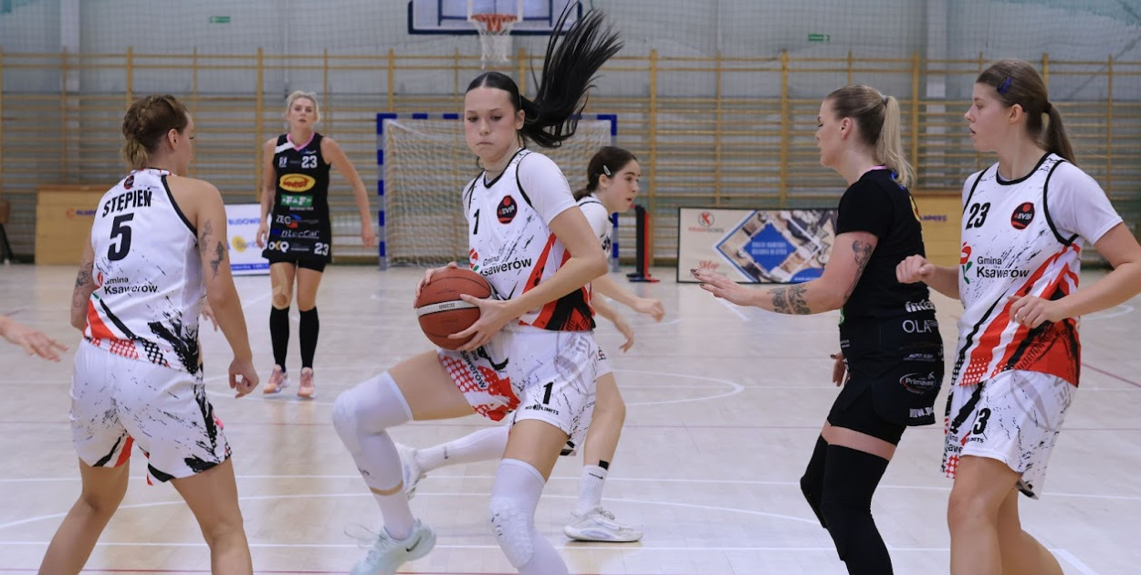 Koszykarki Basketu 4Ever Ksawerów wygrały z Grotem OPK F&F Automatyka Pabianice.