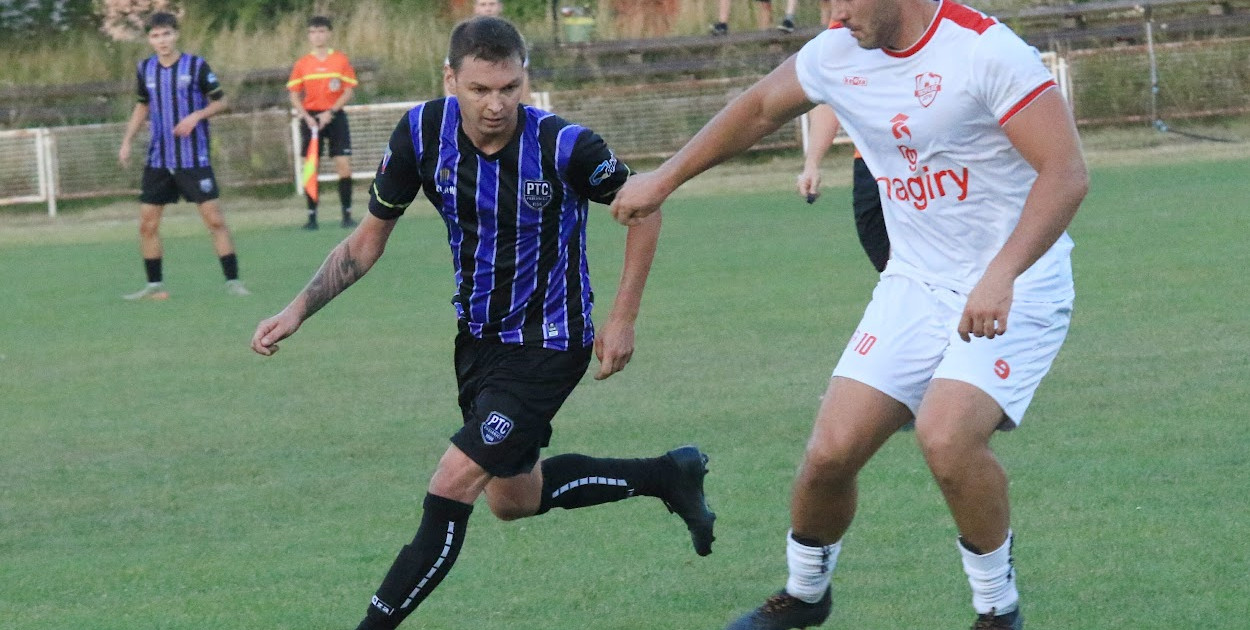 Bartosz Sendal strzelił gola dla PTC Pabianice bezpośrednio z rzutu rożnego.