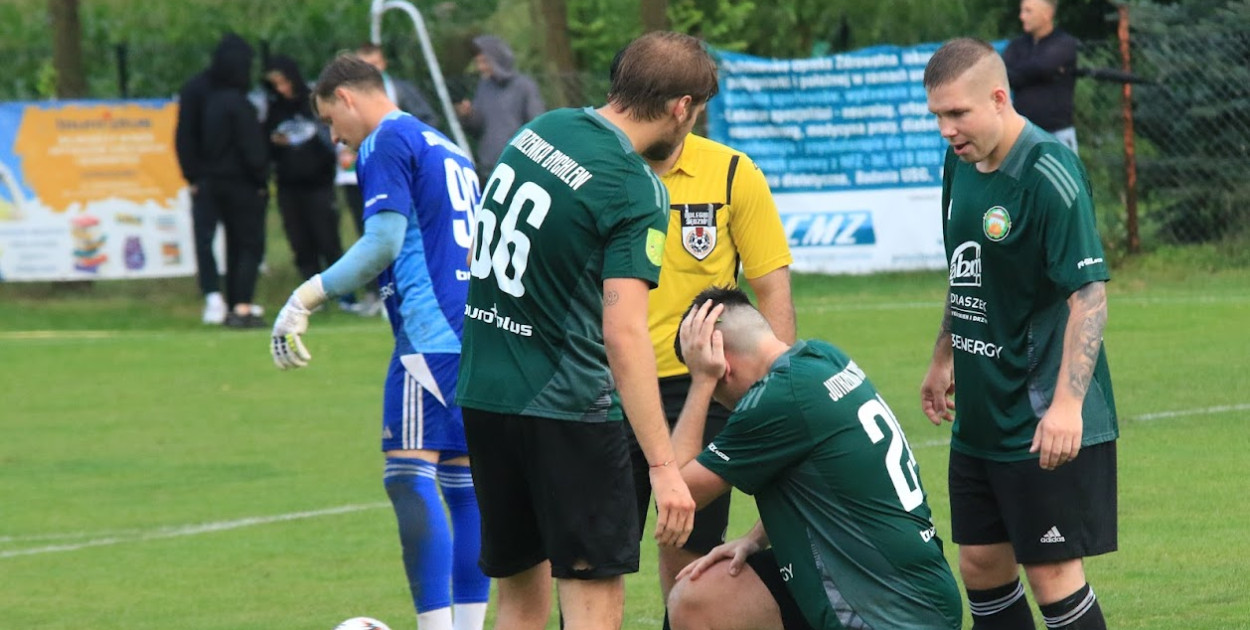 Piłkarze Jutrzenki Bychlew przegrali w Moszczenicy z Włókniarzem.