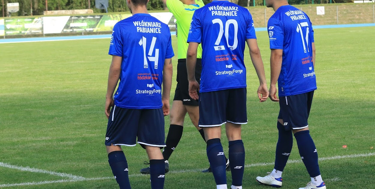 Piłkarze Włókniarza II Pabianice odpadli z rozgrywek Pucharu Polski.