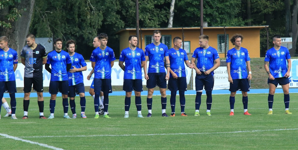 Piłkarze Włókniarza Pabianice awansowali do półfinału Okręgowego Pucharu Polski.