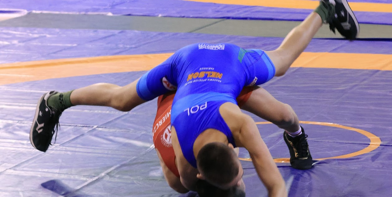 Zapaśnicy Nelsona Pabianice uczestniczyli w międzynarodowych mistrzostwach Polski juniorów.