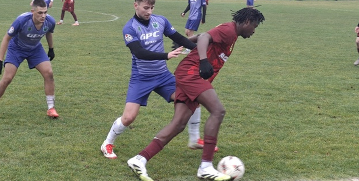 Nigeryjczyk Bader okazał się bohaterem zespołu Iskry Dobroń. Fot. Grzegorz Ziarkowski