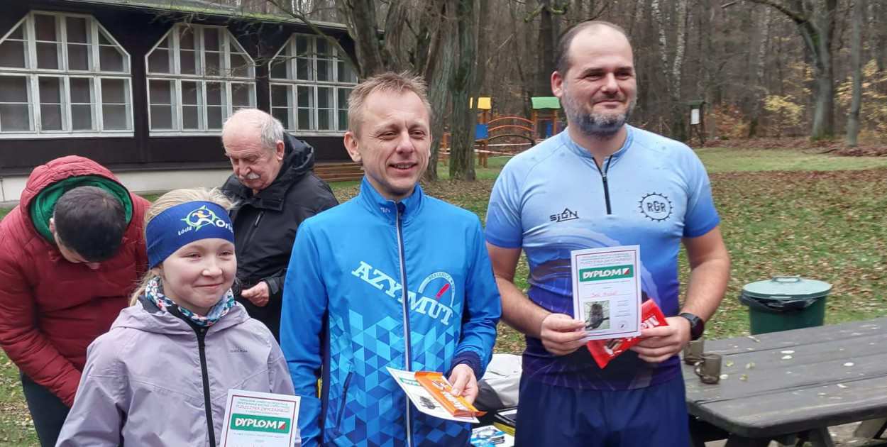 Biegacze Azymutu Pabianice z sukcesami startowali w kolejnych zawodach.