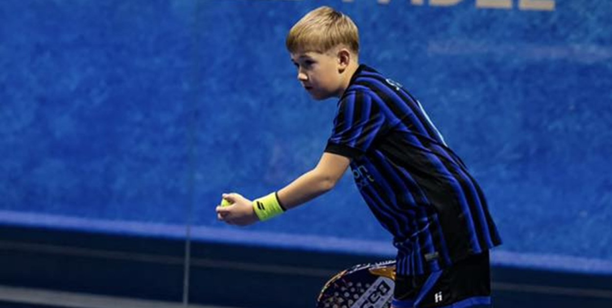 Staś Parteka z Pabianic startował w mistrzostwach Polski juniorów w padlu.