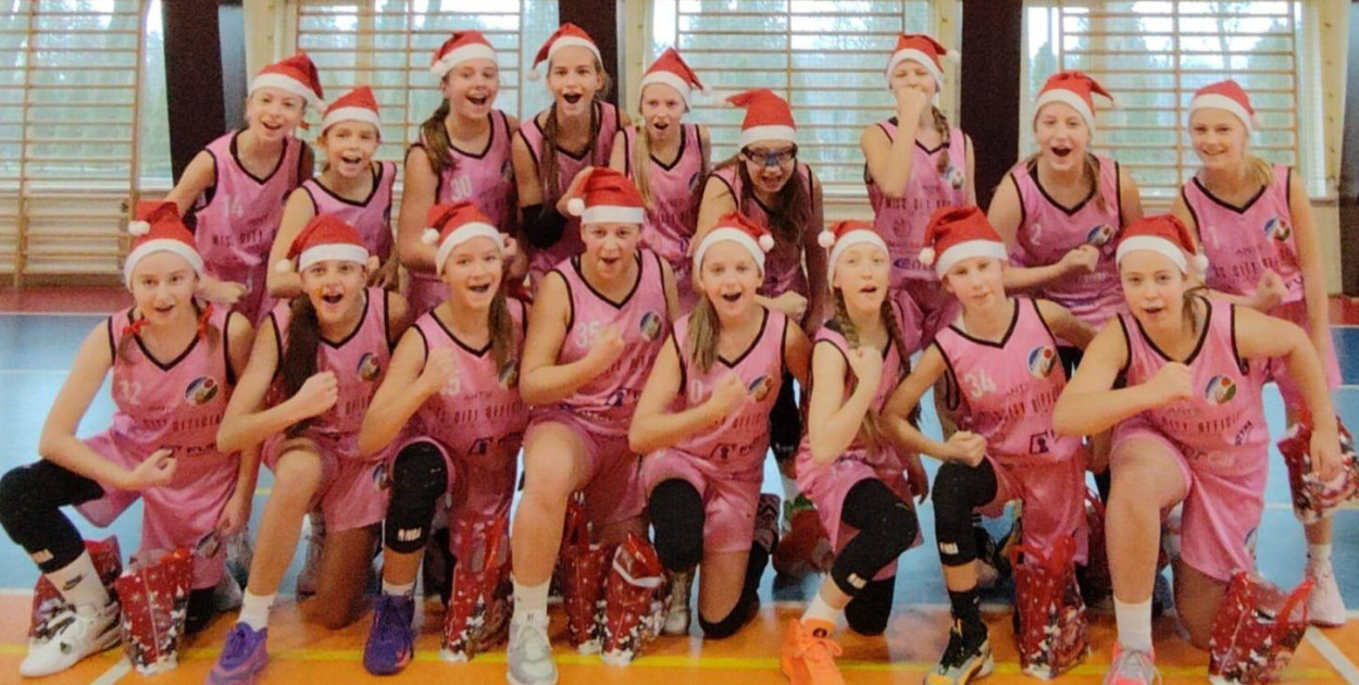 Koszykarki PTK Furta Pabianice są liderkami ligi 13-latek.