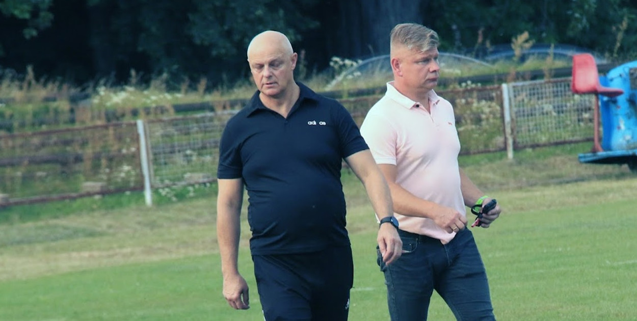 Trenerzy PTC Pabianice: Jarosław Maćczak (z prawej) i Robert Kędzierski.