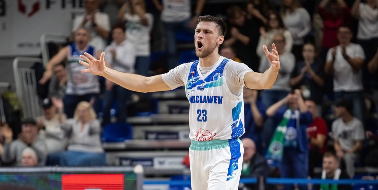 Pabianiczanin Michał Michalak był najskuteczniejszym graczem Anwilu Włocławek.