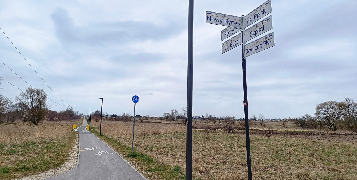 Nowe kilometry dróg dla pieszych i rowerzystów