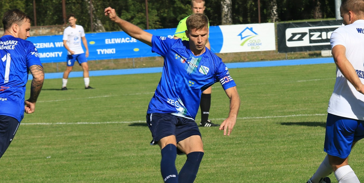 Surowa lekcja futbolu. Włókniarz uległ RKS-owi Radomsko