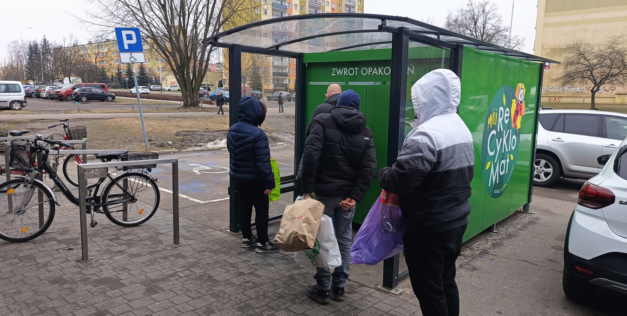 Nowy sport Polaków? Bieg z workiem do butelkomatu