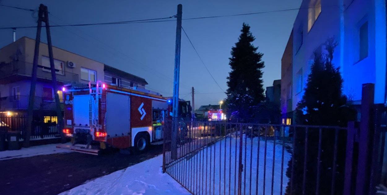 Pożar w garażu przy Słonecznej. Straty 20 tys. zł. Nikt nie ucierpiał