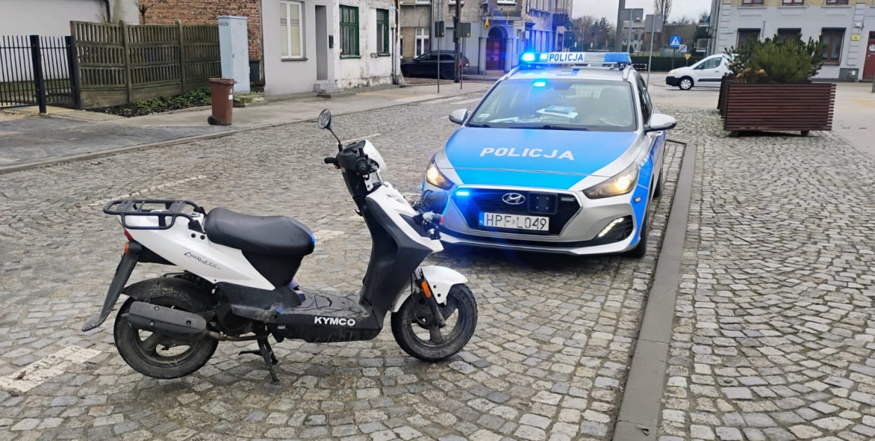 Jechali na kradzionym skuterze