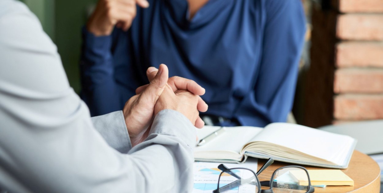 Zdolność kredytowa – jak doradca pomaga ją ocenić i poprawić?