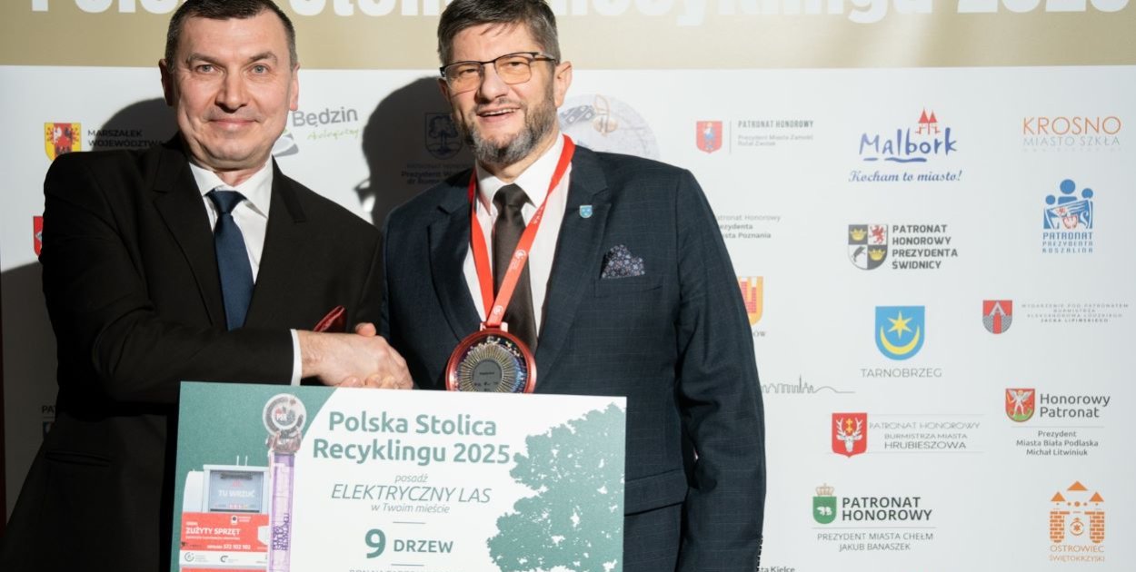 Drzewka i medal dla Pabianic-nagrody za recykling