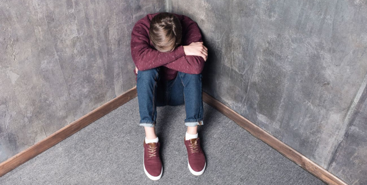 Jak rozpoznać depresję u nastolatka? Objawy, przyczyny i pomoc