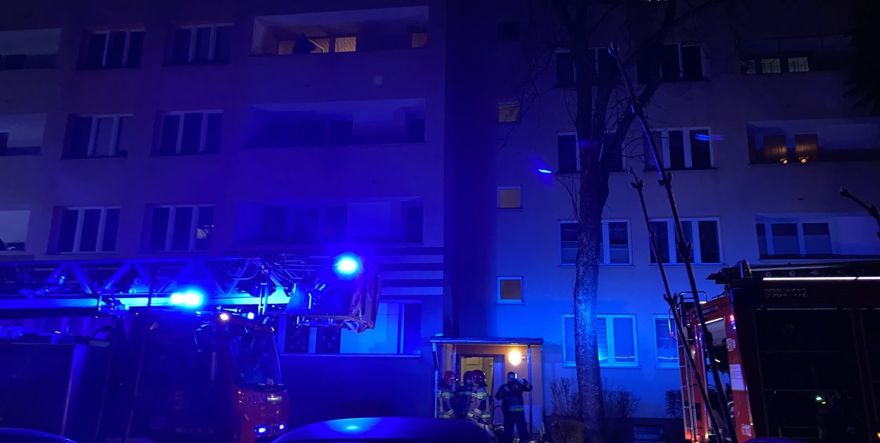 Pożar w bloku na Bugaju. Paliło się na IV piętrze