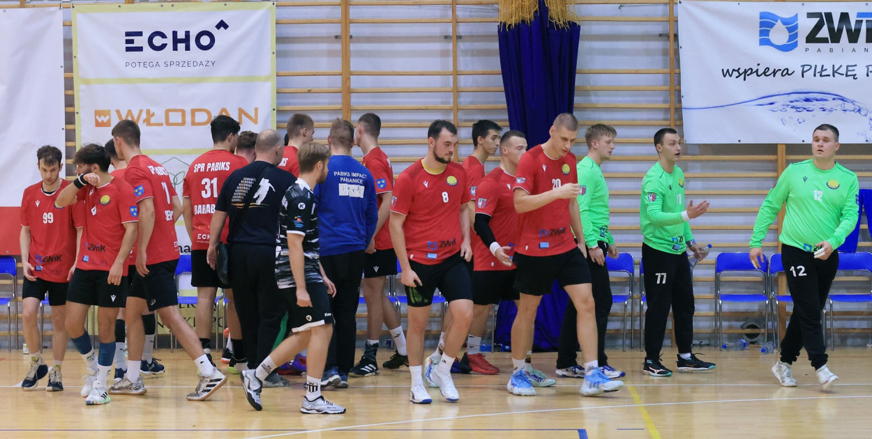 Grzęzną w dole tabeli. Trzynasta porażka Pabiksu