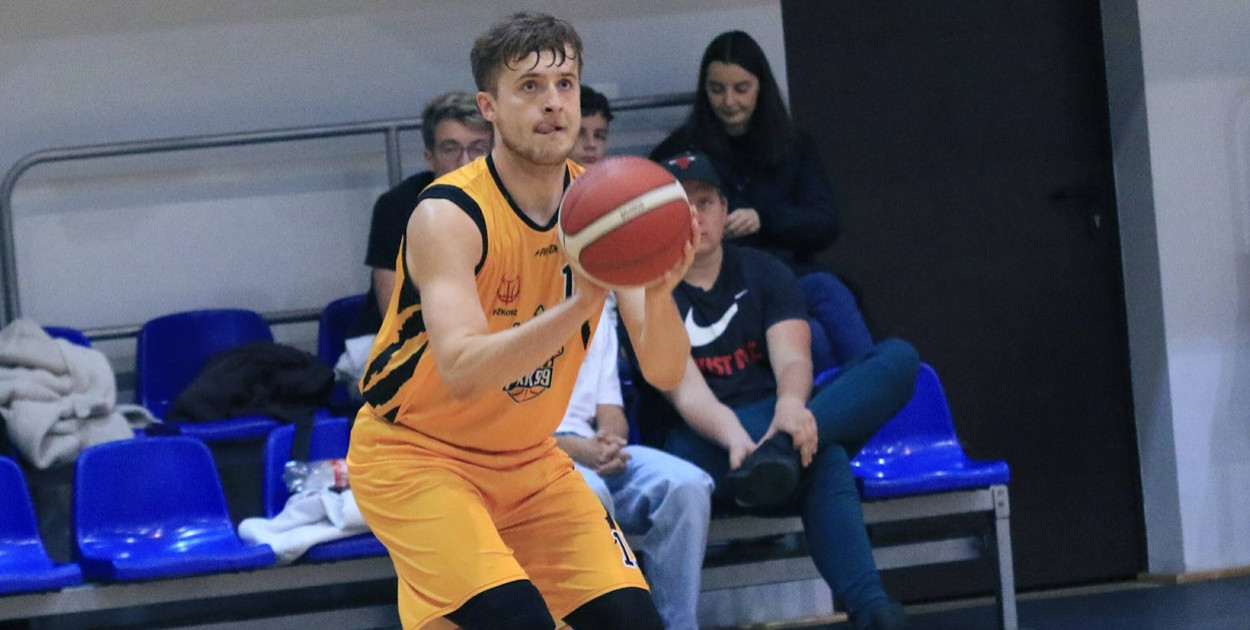 Efektowne pożegnanie z kibicami koszykarzy PKK 99