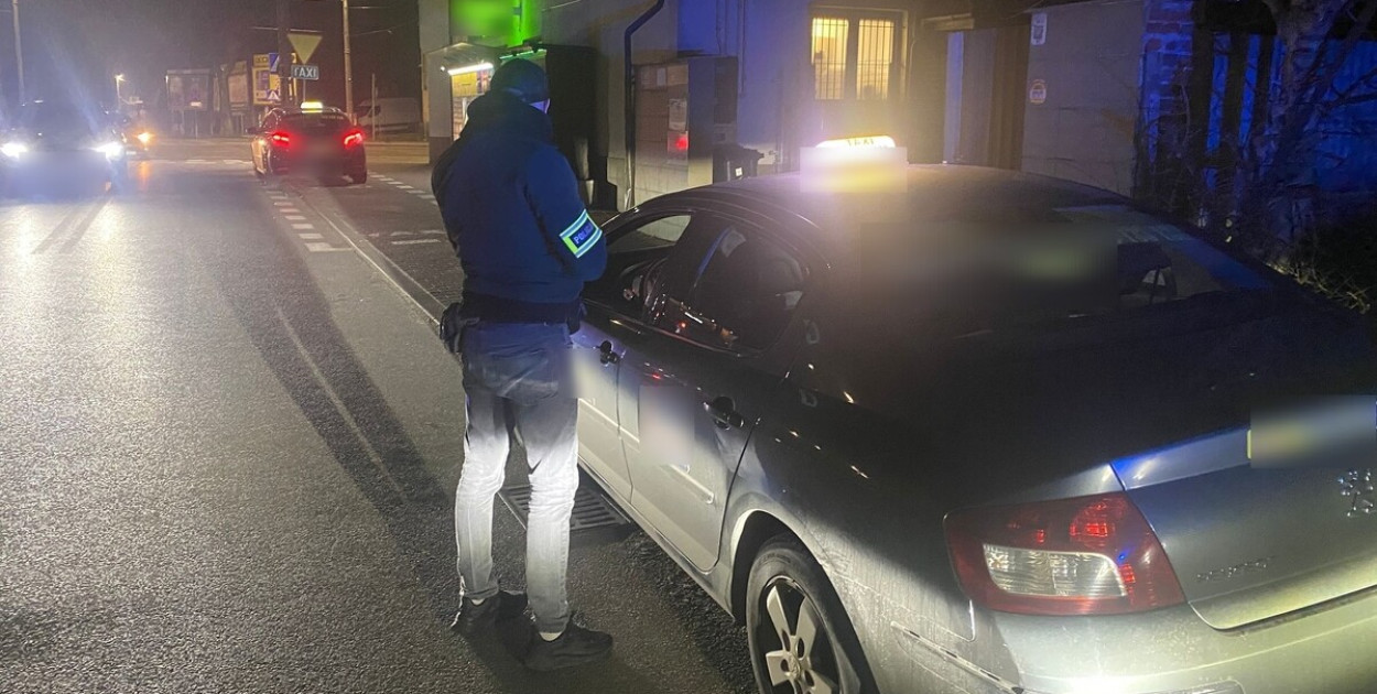 Nocne kontrole policji na drogach