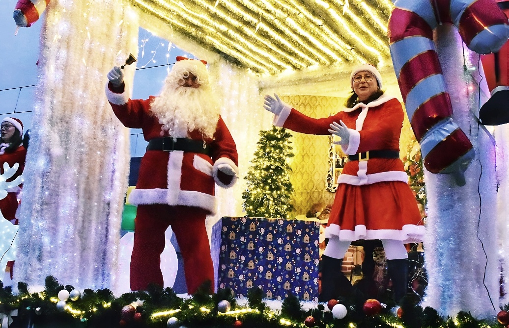 Parada świąteczna w Pabianicach